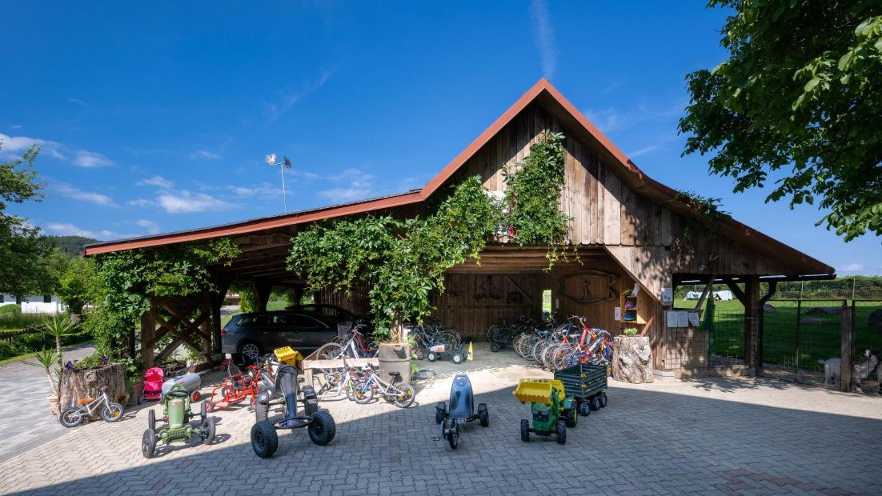 Erlebnisbauernhof Tschom Sankt Kanzian am Klopeiner See Exterior photo