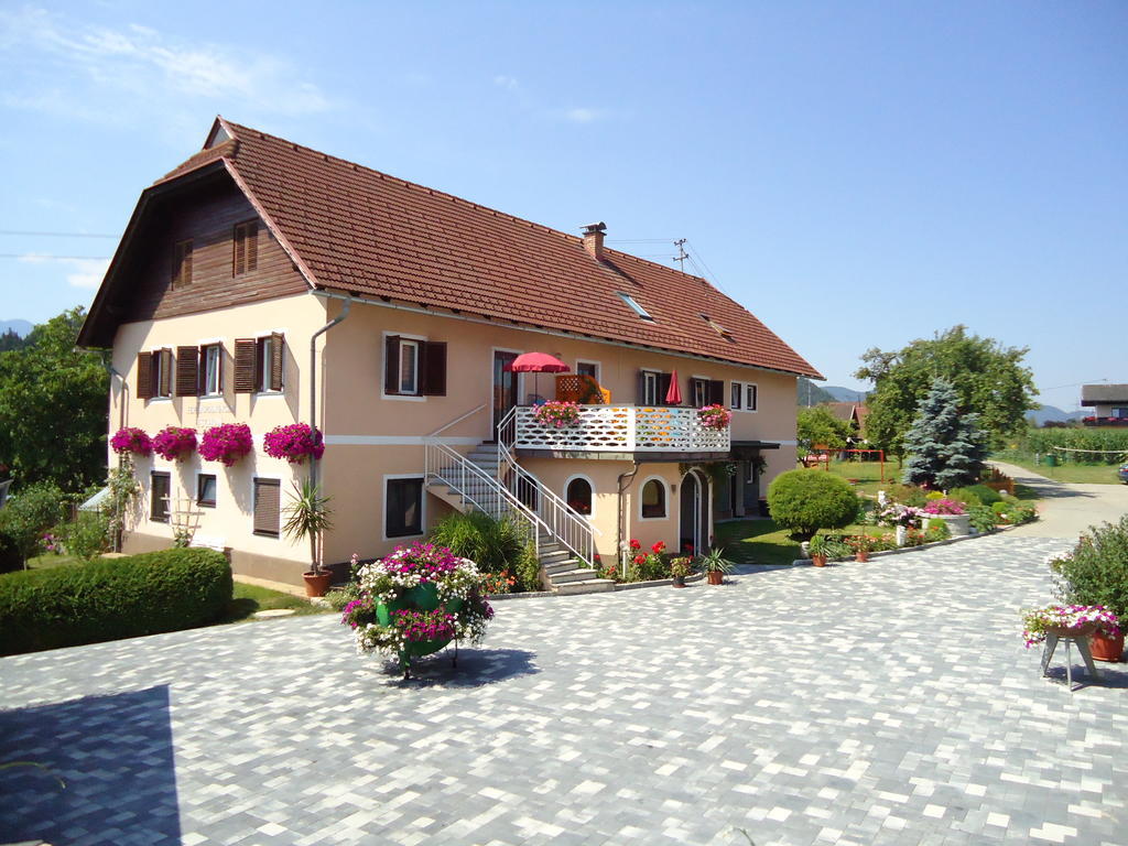 Erlebnisbauernhof Tschom Sankt Kanzian am Klopeiner See Exterior photo