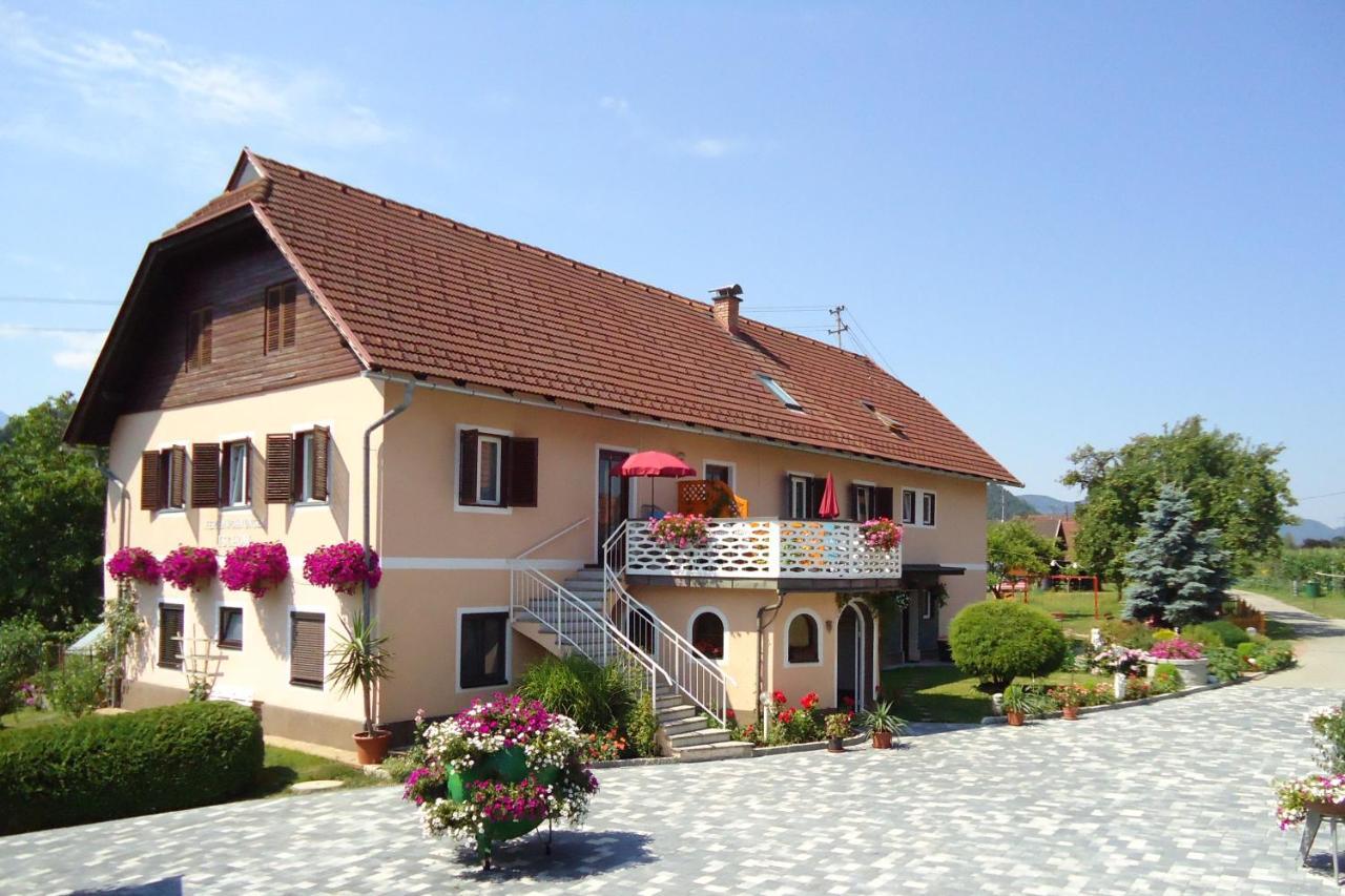 Erlebnisbauernhof Tschom Sankt Kanzian am Klopeiner See Exterior photo